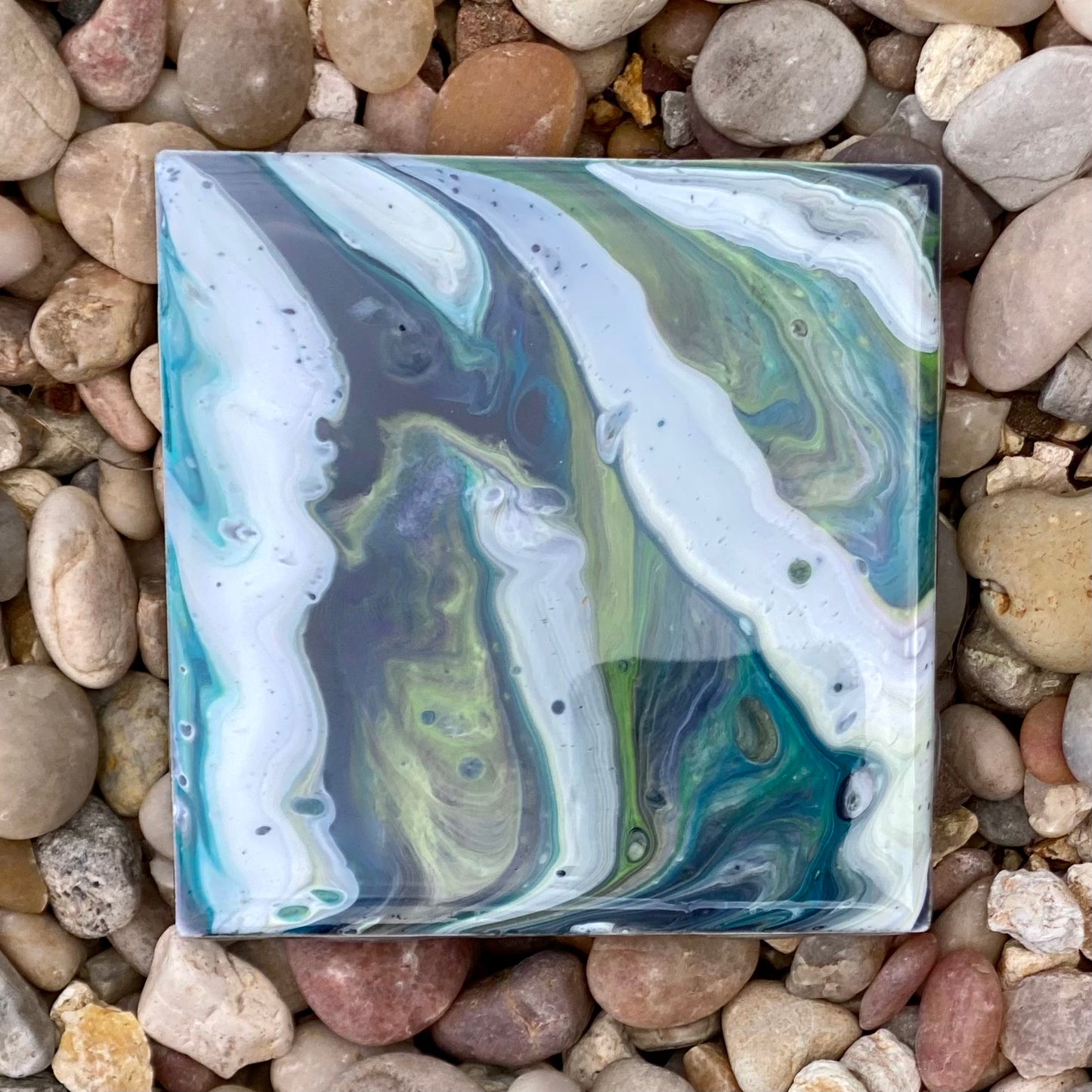 Single Tile with Easel
