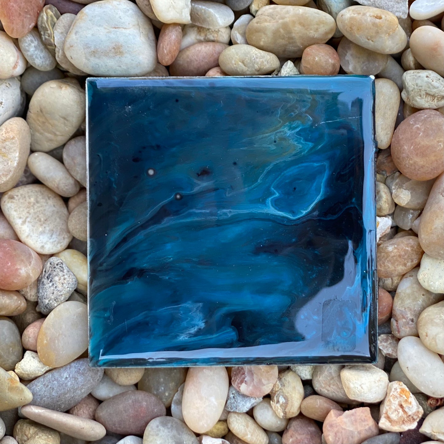 Single Tile with Easel