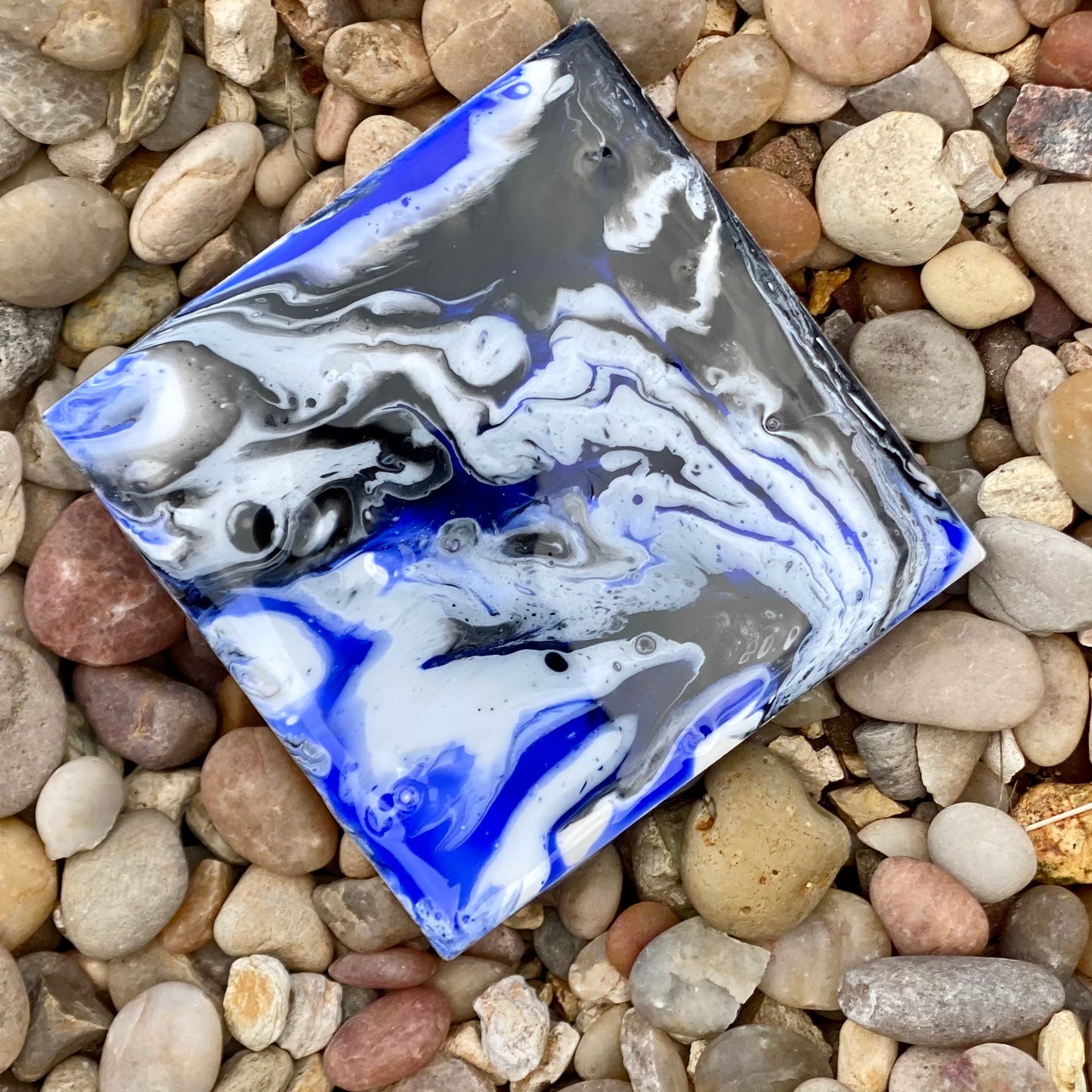 Single Tile with Easel