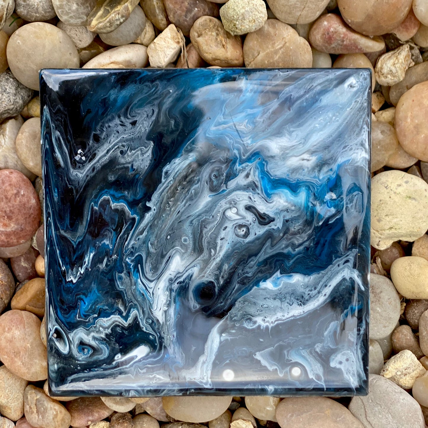 Single Tile with Easel