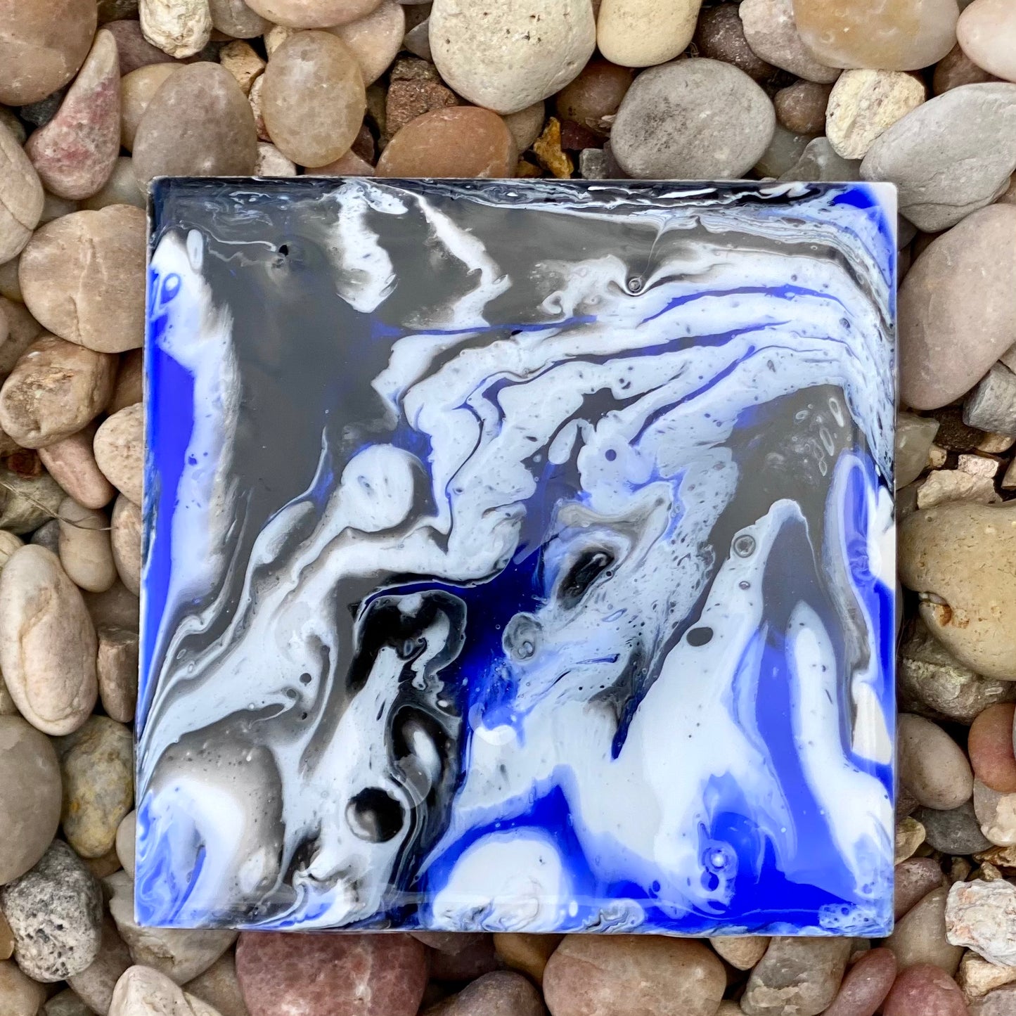 Single Tile with Easel
