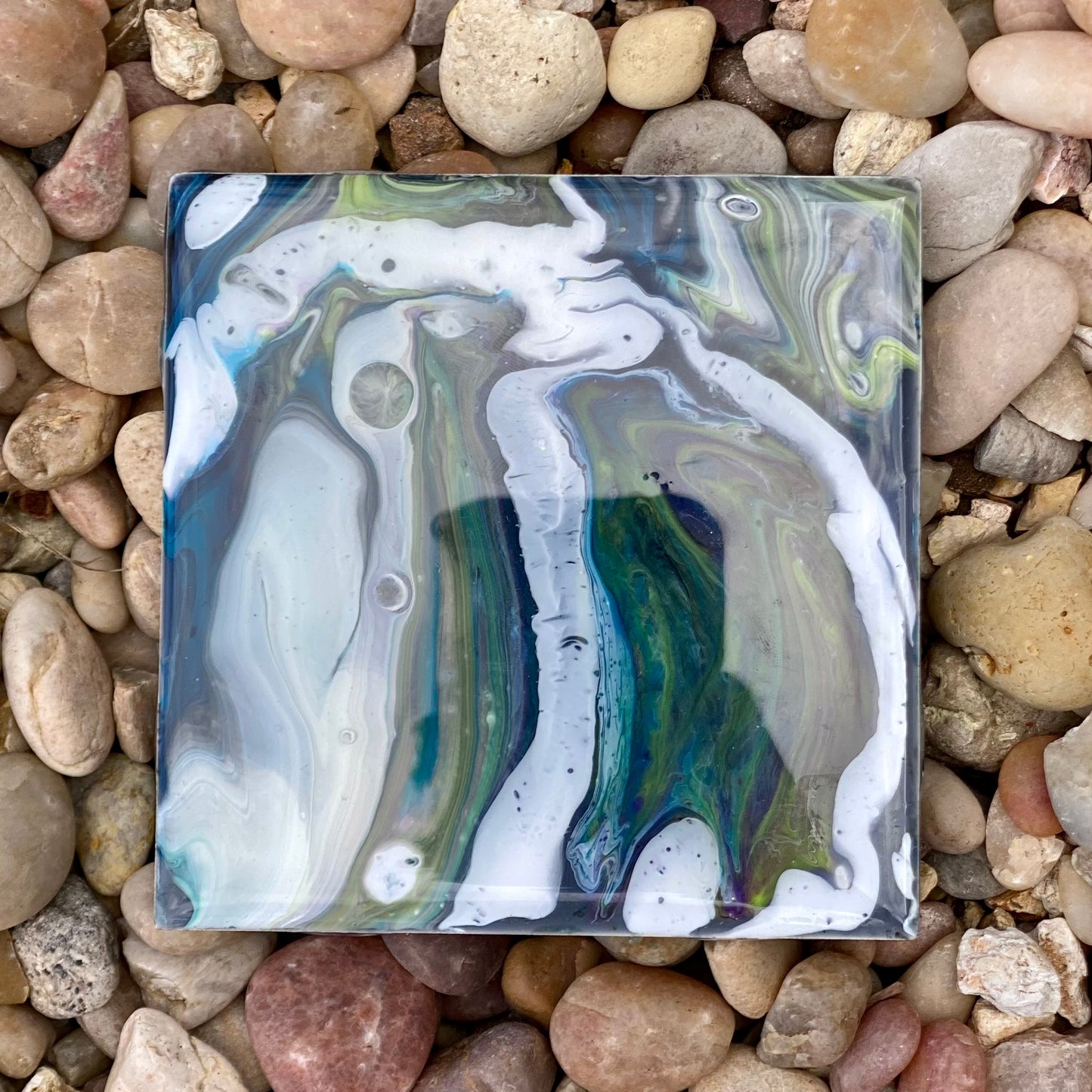 Single Tile with Easel
