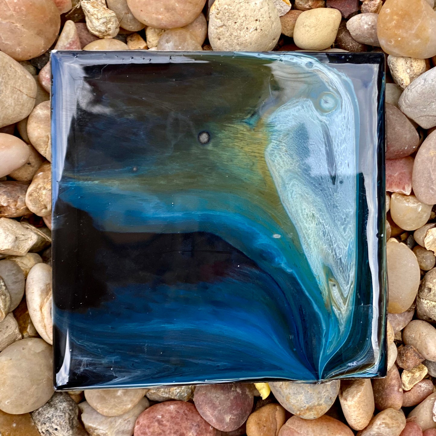 Single Tile with Easel