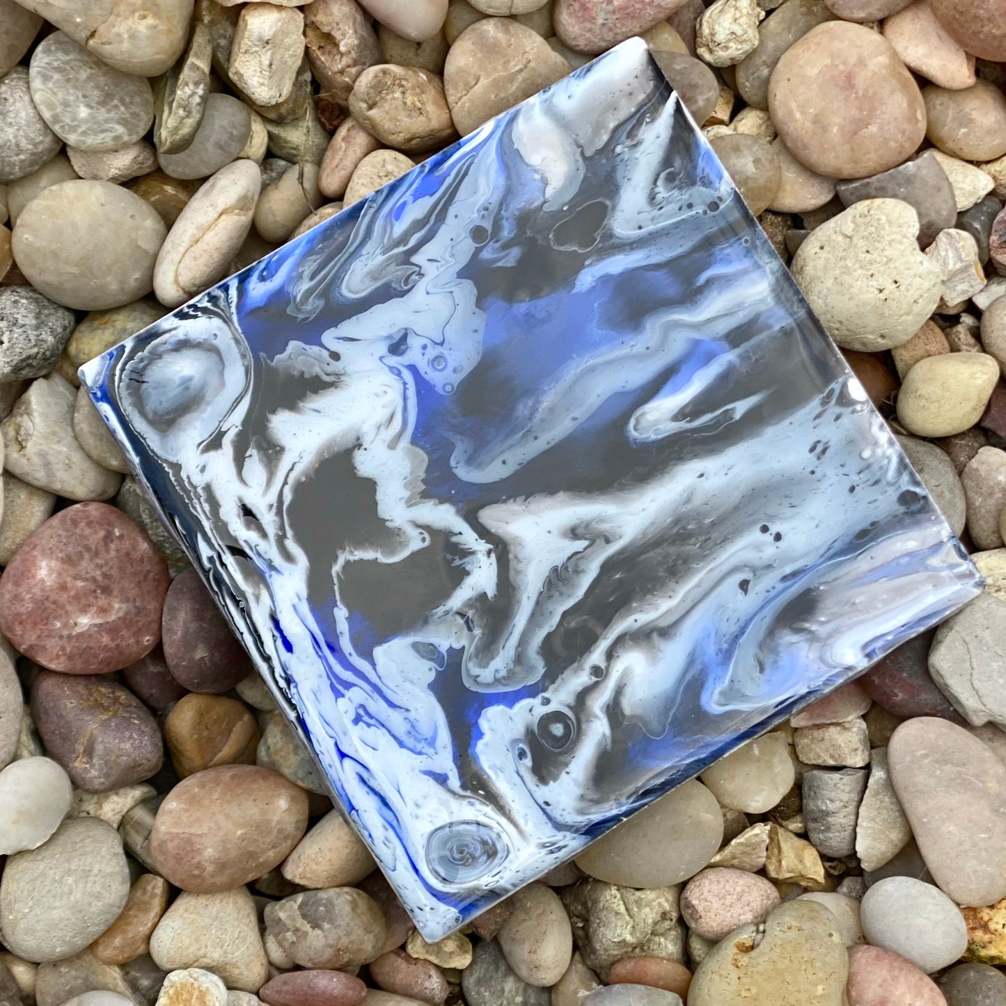 Single Tile with Easel