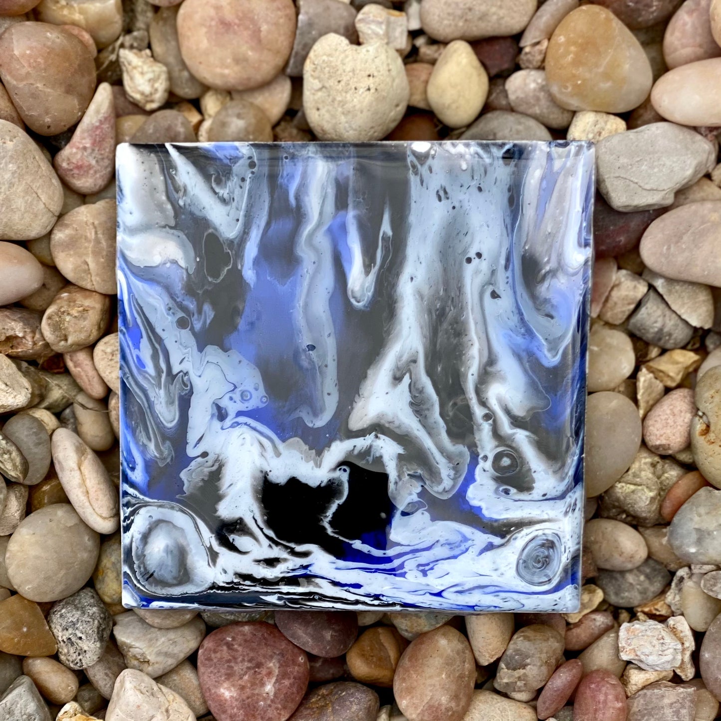 Single Tile with Easel